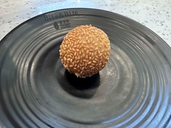 Sesame Ball (1 pc) 麻团